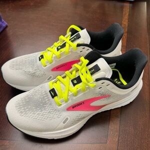 NEW Brooks Women’s Launch 9 Running Shoe